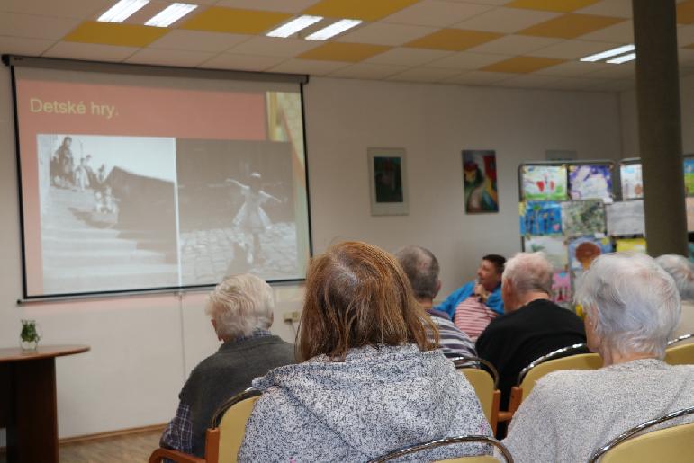 Folklór očami detí a Inšpirácie pre folklór Ľudové tradície