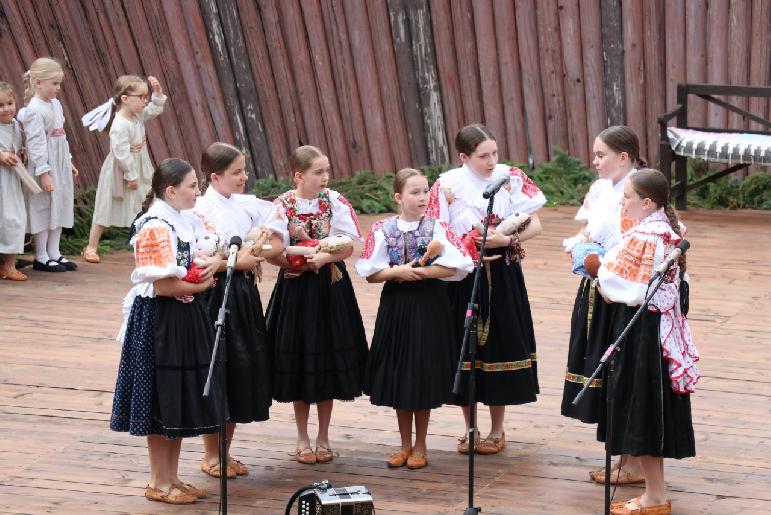 Folklórny festival Pod Inovcom 2024