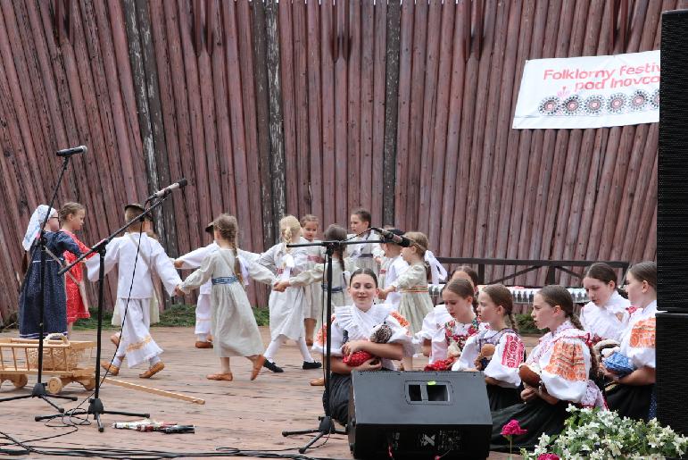 Folklórny festival Pod Inovcom 2024