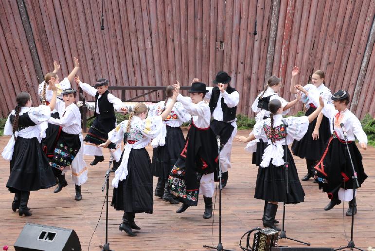 Folklórny festival Pod Inovcom 2024