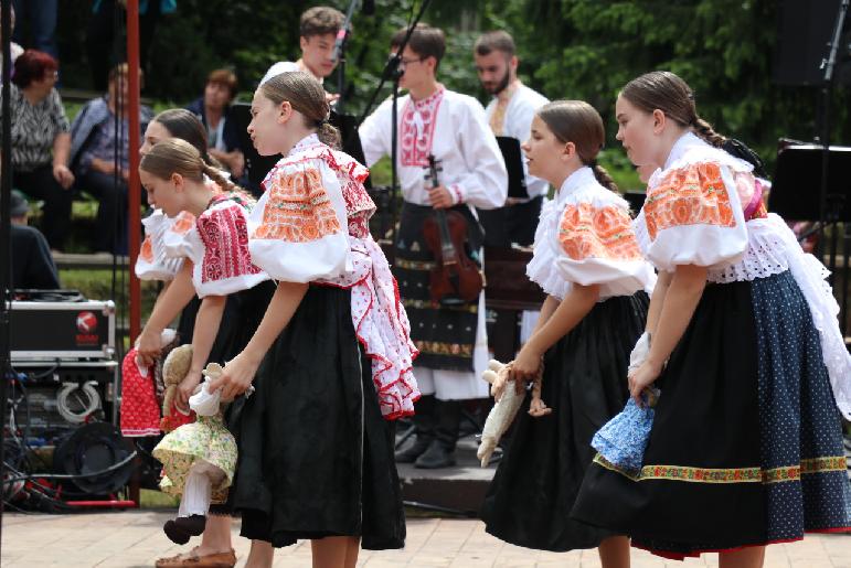 Folklórny festival Pod Inovcom 2024