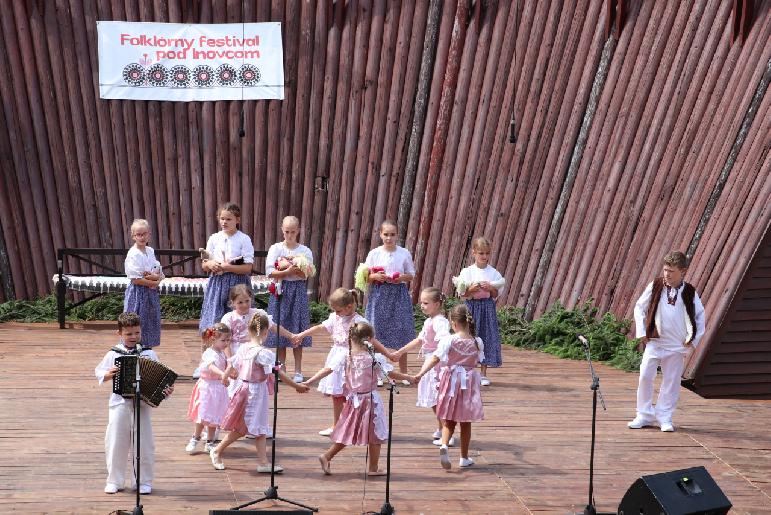 Folklórny festival Pod Inovcom 2024