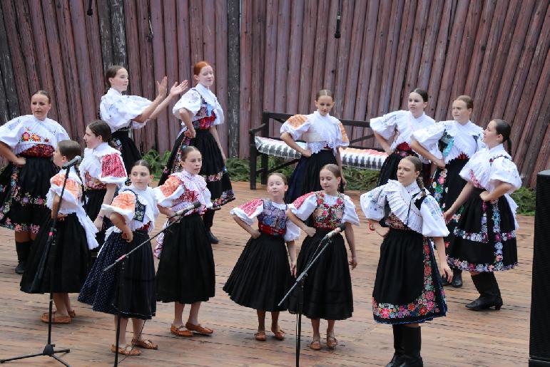 Folklórny festival Pod Inovcom 2024