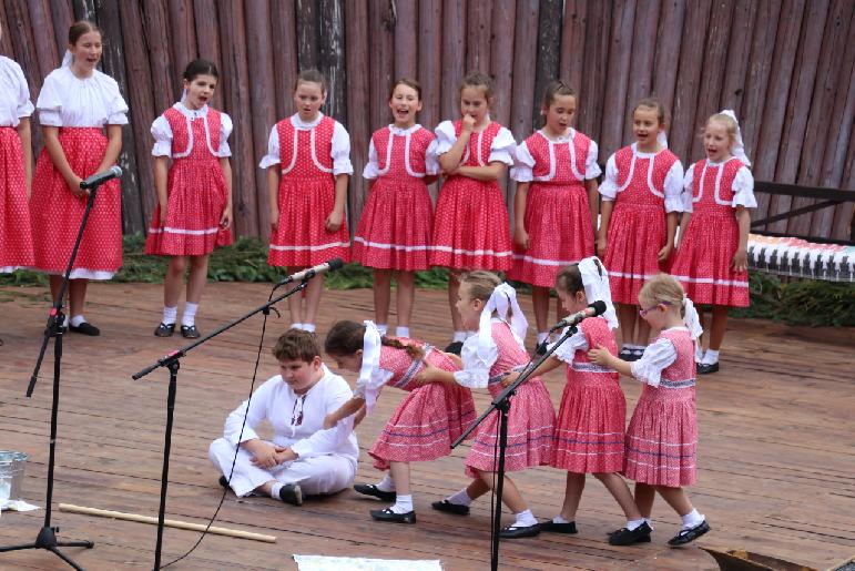 Folklórny festival Pod Inovcom 2024