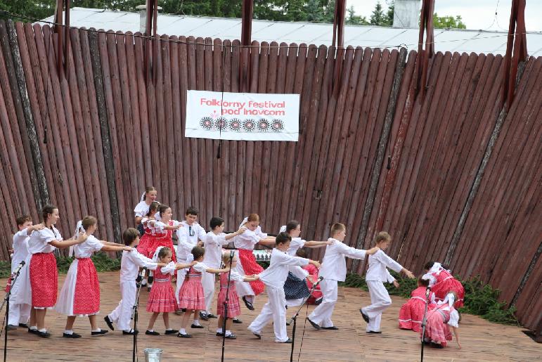 Folklórny festival Pod Inovcom 2024