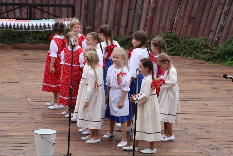 Folklórny festival Pod Inovcom 2024