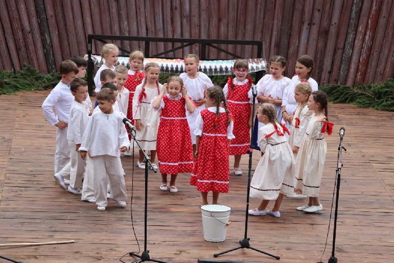 Folklórny festival Pod Inovcom 2024