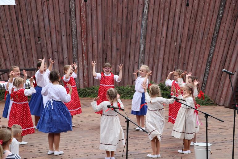 Folklórny festival Pod Inovcom 2024