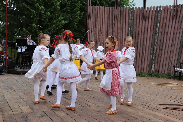 Folklórny festival Pod Inovcom 2024