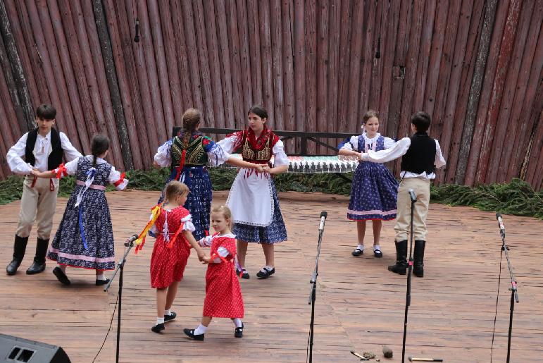 Folklórny festival Pod Inovcom 2024