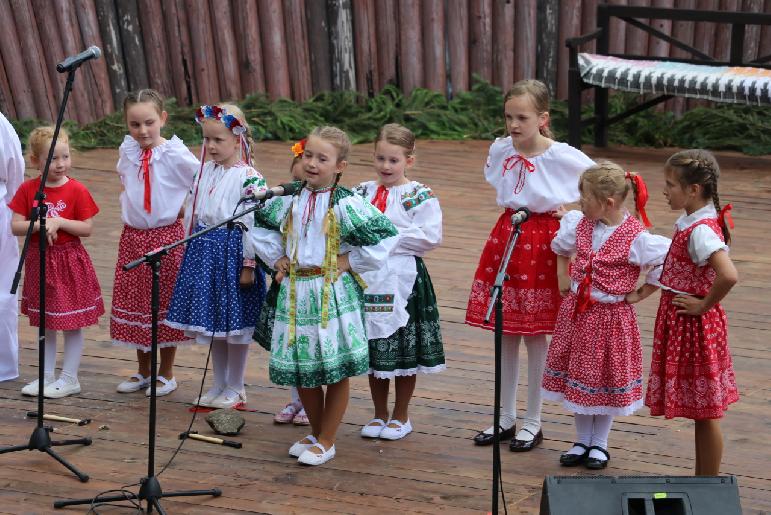 Folklórny festival Pod Inovcom 2024