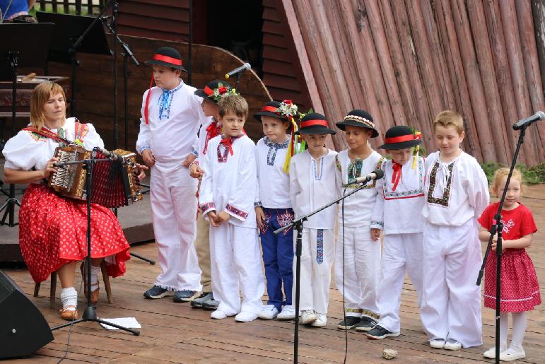 Folklórny festival Pod Inovcom 2024