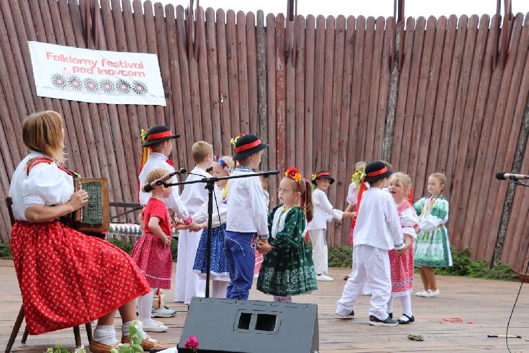 Folklórny festival Pod Inovcom 2024