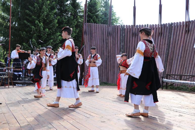 Folklórny festival Pod Inovcom 2024